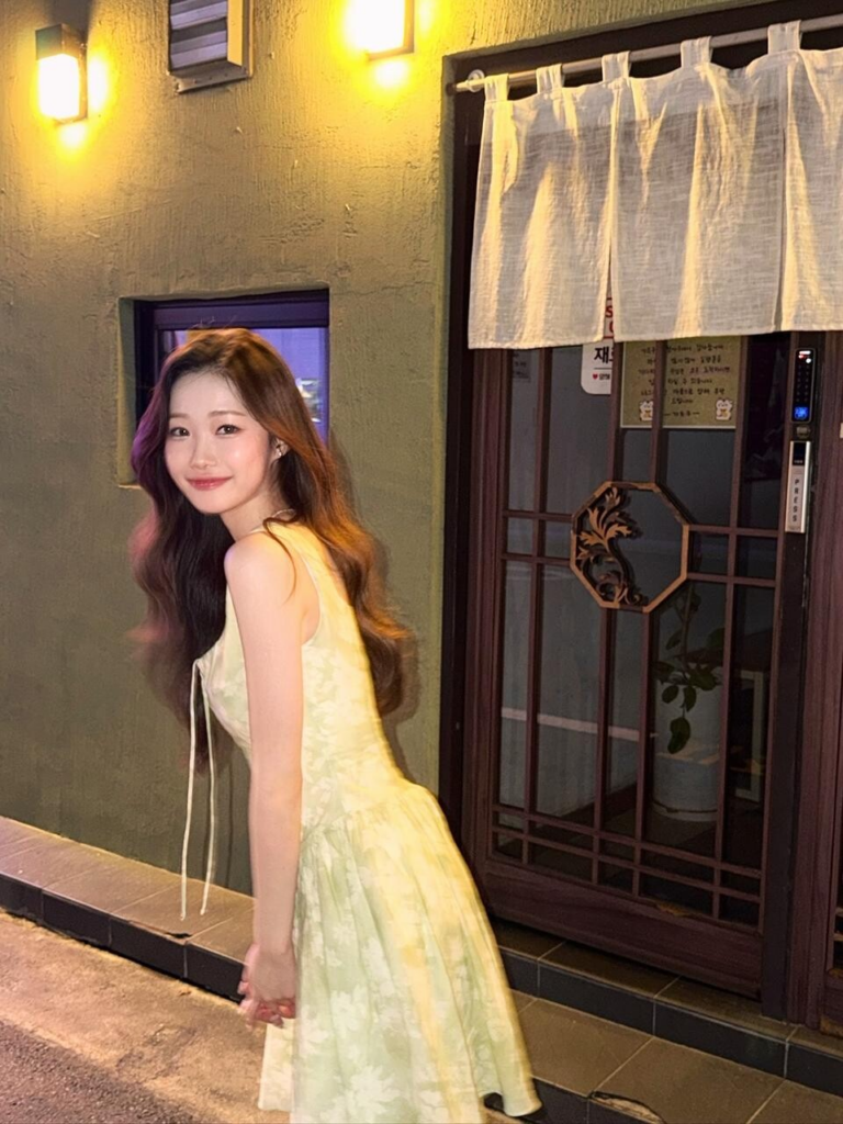정서주 노란 드레스